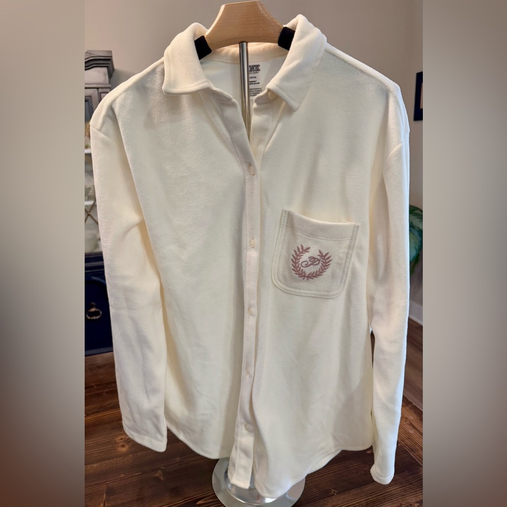 PINK Victoria's Secret White Fleece Pajama‎ Top with Embroidered Pocket EUC